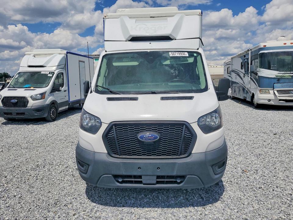2021 Ford Transit VIN 1FDBW5Z82MKA80047 COPART salvage auction — NORMAL WEAR, Fl - Certificate Of Title, sold $7,800 on 2026-09-10 (photo 5)
