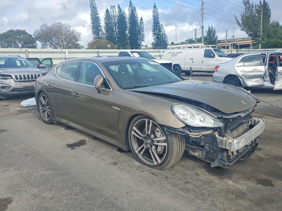 2011 Porsche Panamera VIN WP0AB2A74BL060824 COPART salvage auction — MECHANICAL, Fl - Cert Of Title Slvg Rebuildable, sold $3,200 on 2026-10-08 (photo 4)