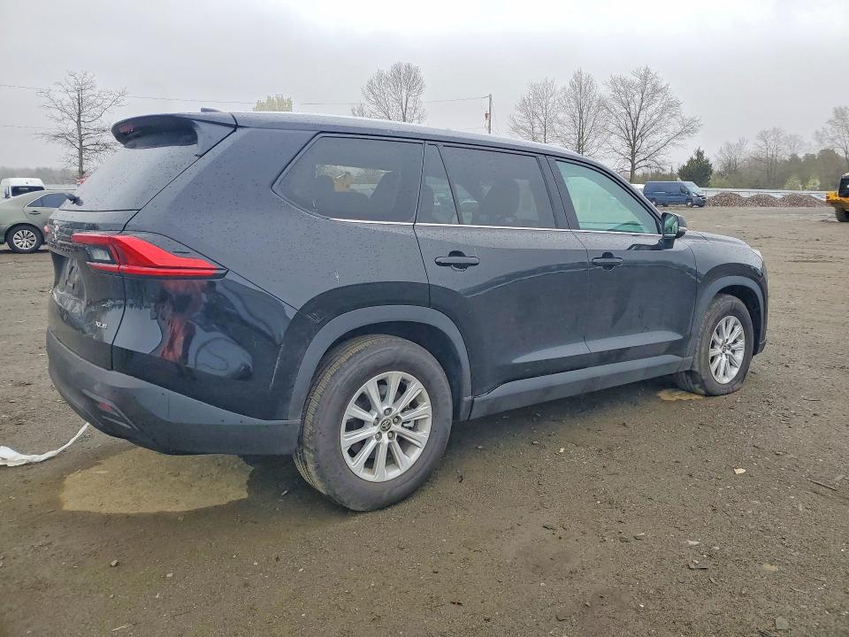 2024 Toyota Highlander VIN 5TDAAAB58RS015971 COPART salvage auction — MINOR DENT/SCRATCHES, NJ, sold $22,400 on 2026-07-15 (photo 3)
