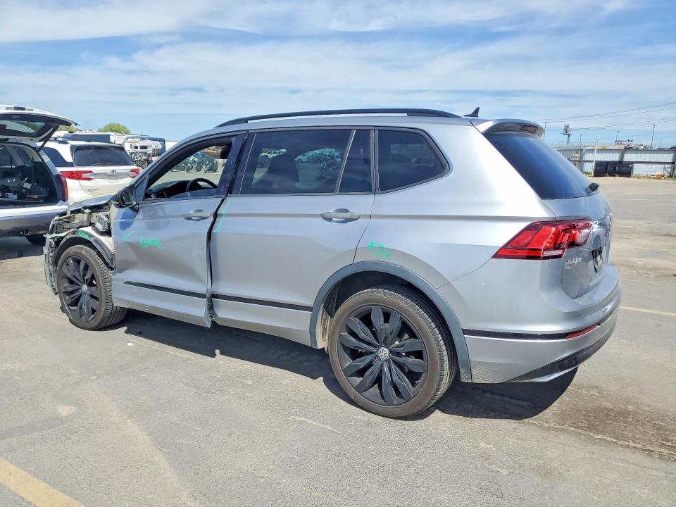 2020 Volkswagen Tiguan VIN 3VV2B7AX7LM130934 COPART salvage auction — SIDE, ID, sold $7,300 on 2026-08-27 (photo 2)