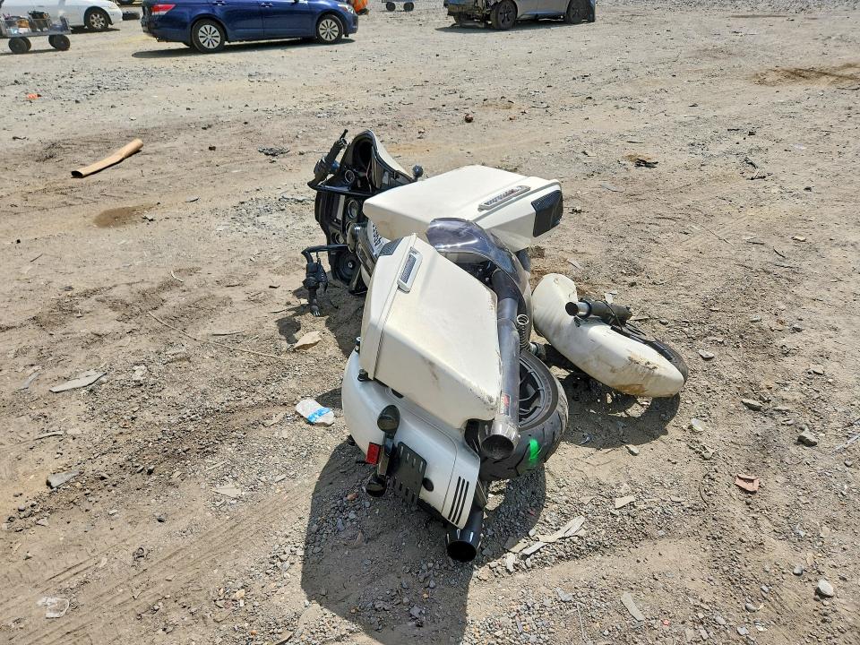 2018 Harley-davidson Fltrxs VIN 1HD1KTC16JB644336 COPART salvage auction — ALL OVER, Md - Cert Of Salvage < 75% Damage, sold $2,200 on 2026-07-09 (photo 4)