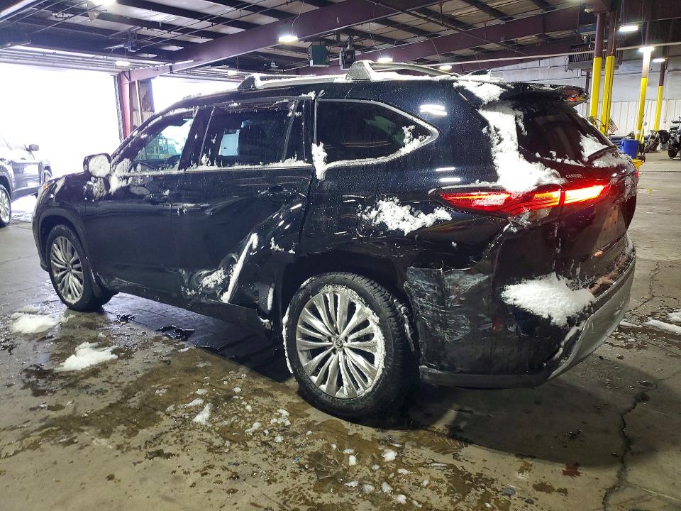 2021 Toyota Highlander VIN 5TDFZRBH0MS103459 COPART salvage auction — REAR END, Salvage Title, sold $5,200 on 2026-07-30 (photo 2)