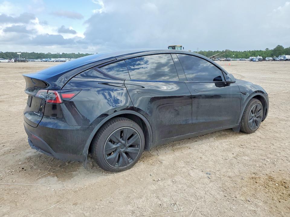 2023 Tesla Model y VIN 7SAYGDEE5PA054822 COPART salvage auction — SIDE, Tx - Salvage Vehicle Title, sold $11,800 on 2026-07-03 (photo 3)