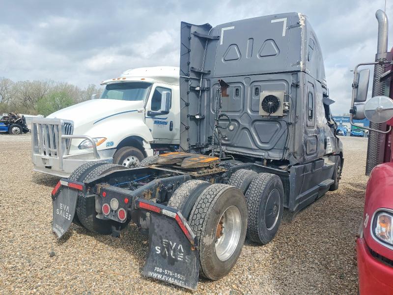 2021 Freightliner Cascadia 126 VIN 3AKJHHDRXMSMH4264 COPART salvage auction — SIDE, PA - CERTIFICATE OF SALVAGE, sold $11,900 on 2026-07-23 (photo 4)