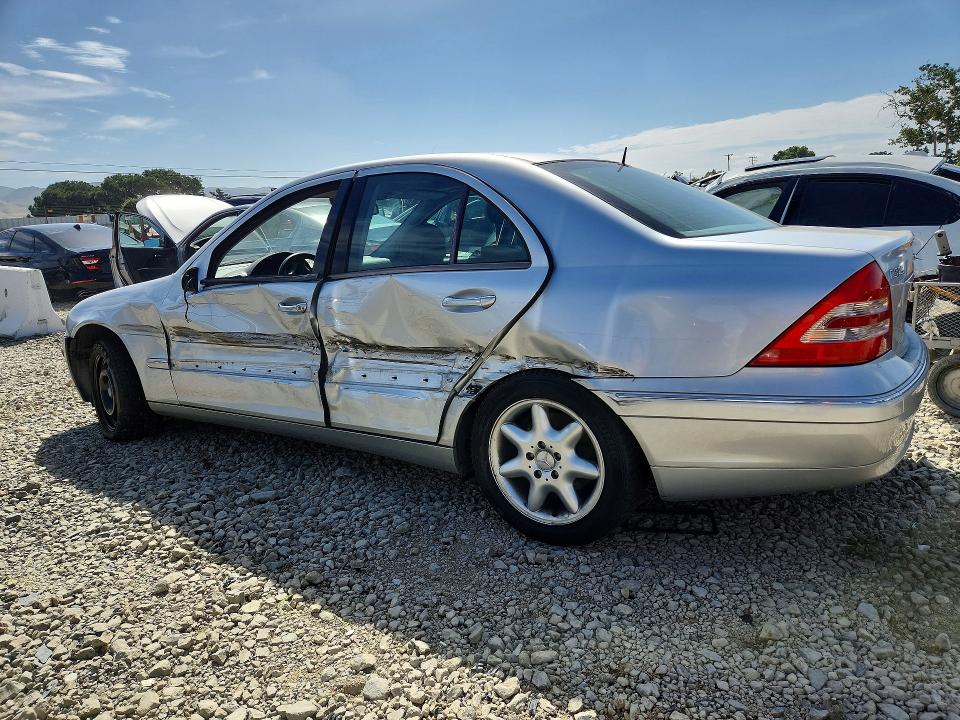 2001 Mercedes-benz C-klasse VIN WDBRF64JX1F094414 COPART salvage auction — SIDE, Ca - Non-Repairable Vehicle Cert, sold $400 on 2026-08-04 (photo 2)