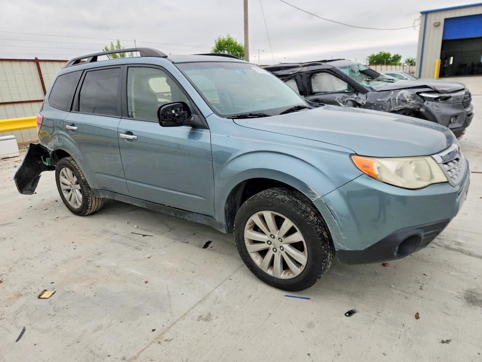 2013 Subaru Forester VIN JF2SHAFC7DH424437 COPART salvage auction — SIDE, Tx - Salvage Vehicle Title, sold $1,650 on 2026-07-17 (photo 4)