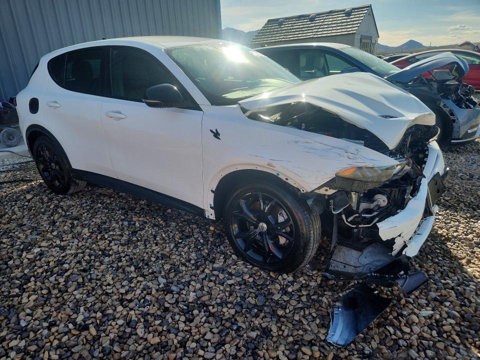 2024 Dodge Hornet VIN ZACPDFCW0R3A30345 COPART salvage auction — FRONT END, CA - NON-REPAIRABLE VEHICLE CERT, sold $2,100 on 2026-07-27 (photo 4)
