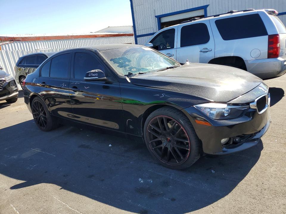 2015 BMW 3er VIN WBA3C3G55FNT53625 COPART salvage auction — REAR END, NV, sold $850 on 2026-08-19 (photo 4)