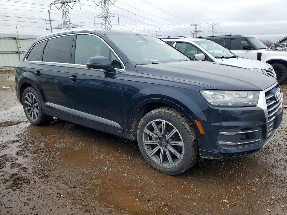 2017 Audi Q7 VIN WA1LAAF78HD025022 COPART salvage auction — NORMAL WEAR, Fl - Certificate Of Title, sold $5,900 on 2026-07-21 (photo 4)