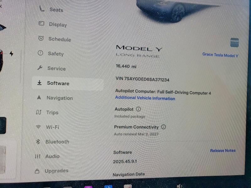 2025 Tesla Model y VIN 7SAYGDED6SA371234 COPART salvage auction — SIDE, Nc - Salvage Certificate Of Title, sold $375 on 2026-07-30 (photo 9)