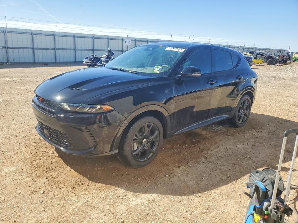2024 Dodge Hornet VIN ZACPDFDW2R3A16932 COPART salvage auction — MINOR DENT/SCRATCHES, Tx - Certificate Of Title, sold $16,200 on 2026-07-07 (photo 1)