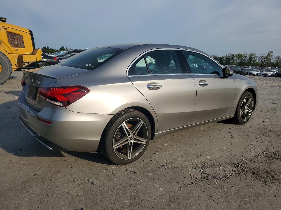 2019 Mercedes-benz A-klasse VIN WDD3G4FB9KW015286 COPART salvage auction — MINOR DENT/SCRATCHES, Md - Certificate Of Title, sold $8,800 on 2026-07-17 (photo 3)