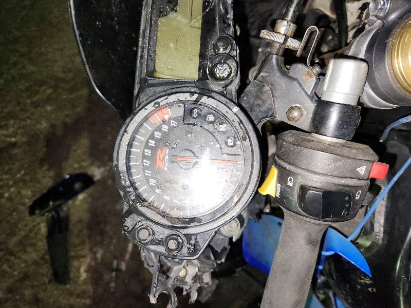 2004 Suzuki Gsx-r600 VIN JS1GN7CA142105826 COPART salvage auction — FRONT END, Nv - Salvage Title, sold $225 on 2026-07-07 (photo 7)