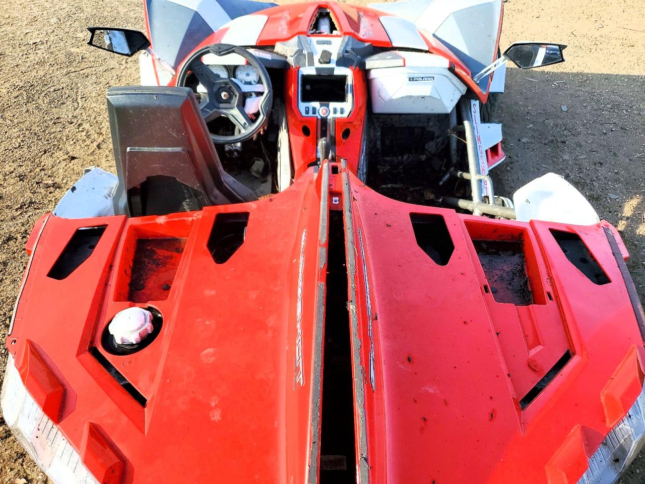 2016 Polaris Slingshot VIN 57XAAPFA1G5111817 COPART salvage auction — Vandalized, IL - SALVAGE CERTIFICATE, sold $3,600 on 2026-05-13 (photo 6)