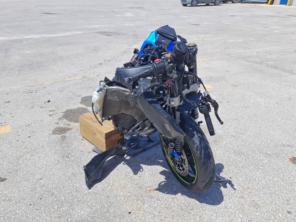 2017 Suzuki VIN JS1DM11B8H2100806 COPART salvage auction — ALL OVER, Fl - Cert Of Title Slvg Rebuildable, sold $1,150 on 2026-07-02 (photo 2)