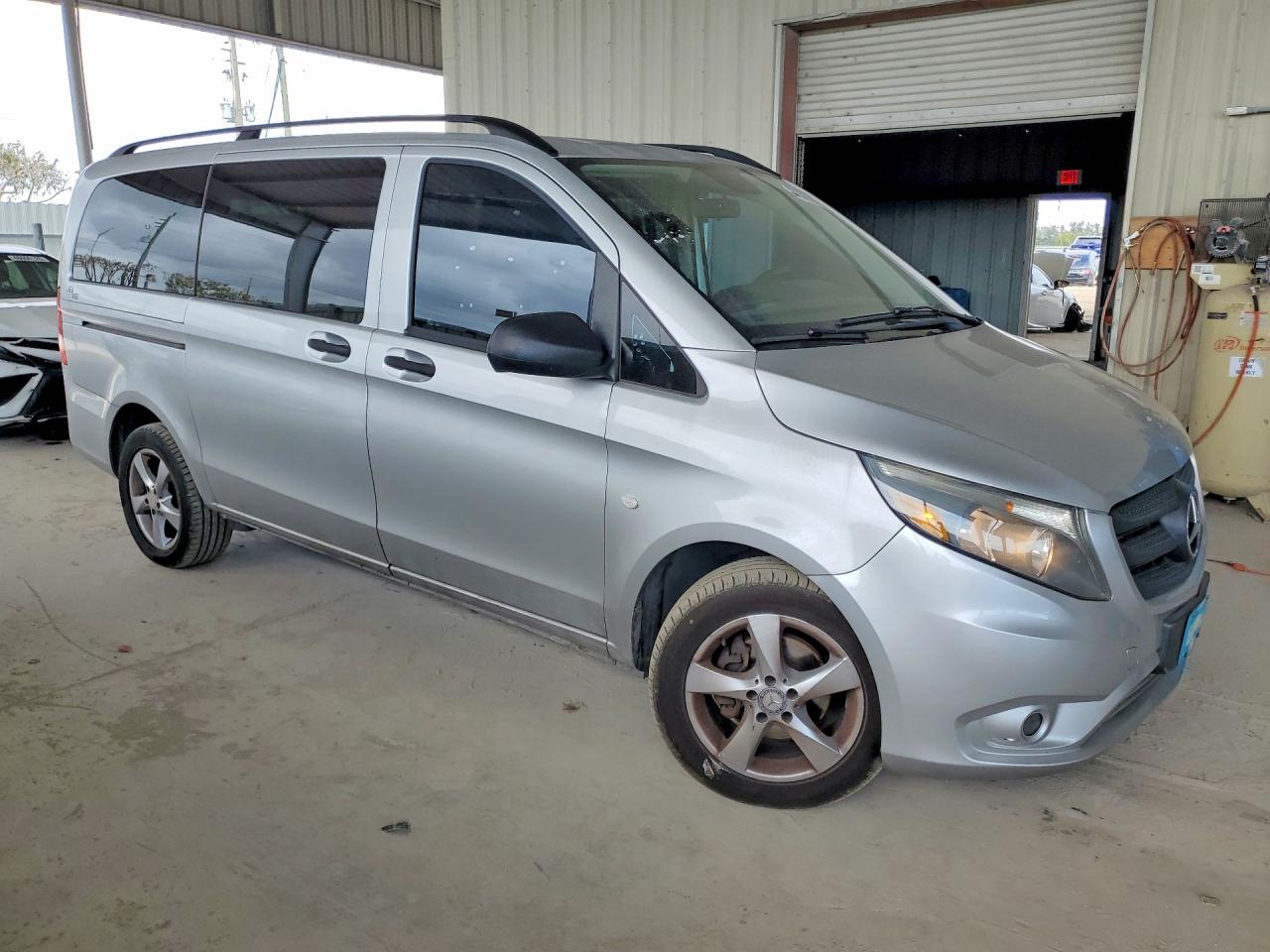 2016 Mercedes-Benz Metris VIN WD4PG2EE0G3096964 COPART salvage auction — Minor Dent/Scratches, FL - DEALER ONLY CLEAN TITLE (P), sold $7,700 on 2026-07-01 (photo 4)