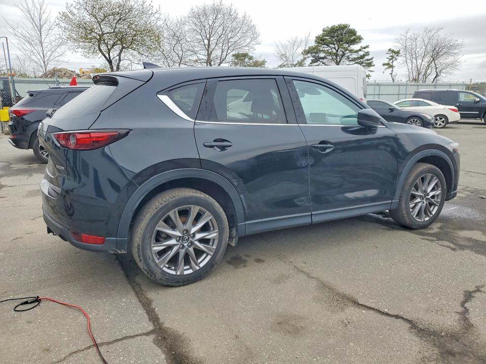 2021 Mazda Cx-5 VIN JM3KFBDMXM0378131 COPART salvage auction — NORMAL WEAR, Va - Certificate Of Title, sold $13,100 on 2026-07-21 (photo 3)