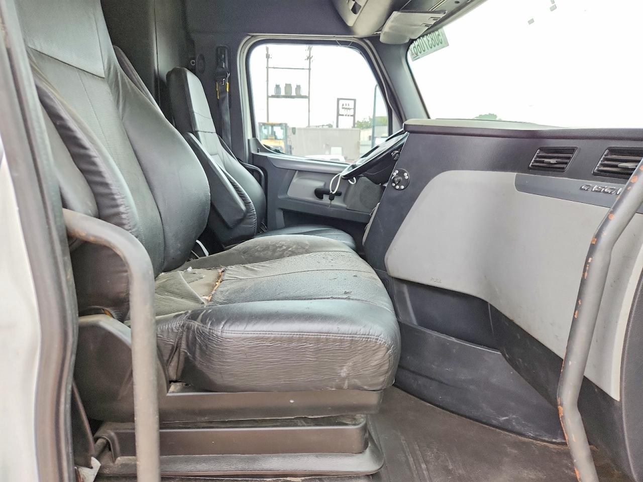 2019 Freightliner Cascadia 126 VIN 3AKJHHDR6KSKD5436 COPART salvage auction — Normal Wear, PA - DIS/DLR/EXP ONLY CLEAN TITLE, sold $24,400 on 2026-07-08 (photo 5)