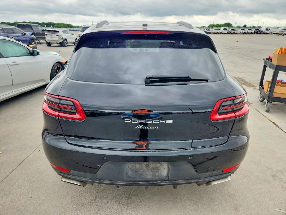 2017 Porsche Macan VIN WP1AA2A51HLB05601 COPART salvage auction — NORMAL WEAR, TX - CERTIFICATE OF TITLE (P), sold $7,000 on 2026-07-30 (photo 6)