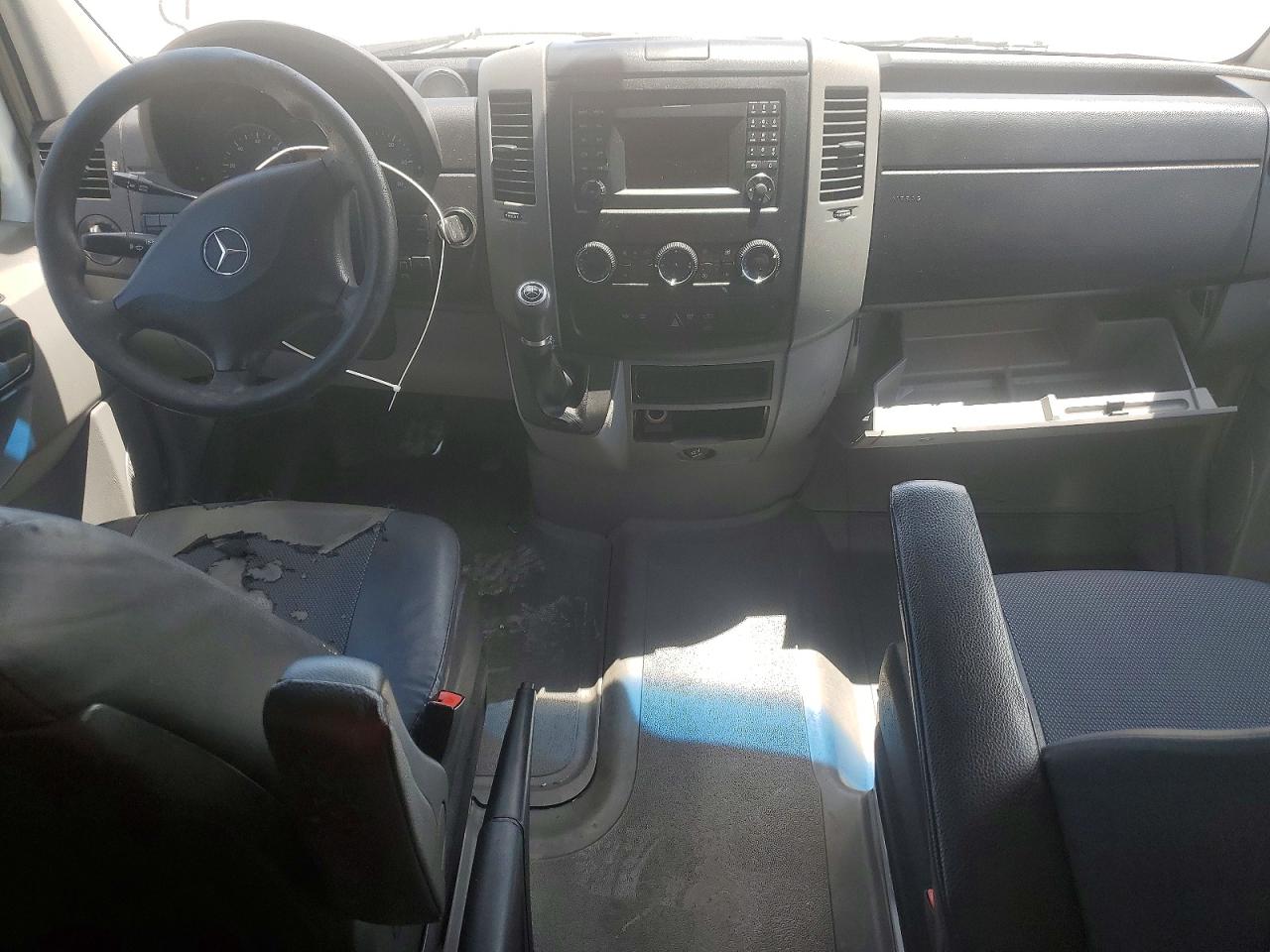 2017 Mercedes Benz Sprinter 2500 VIN WDZPE8CDXHP517418 COPART salvage auction — Minor Dent/Scratches, FL - CERTIFICATE OF TITLE (P), sold $9,800 on 2026-07-01 (photo 8)