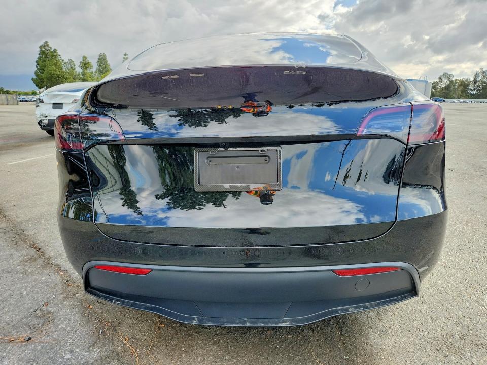 2024 Tesla Model y VIN 7SAYGDEE2RF066383 COPART salvage auction — FRONT END, Ca - Salvage Certificate, sold $14,900 on 2026-07-28 (photo 6)