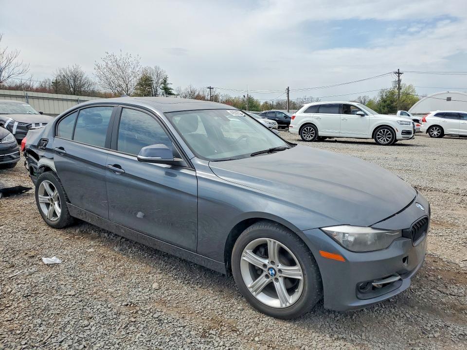2015 BMW 3er VIN WBA3C3G50FNS73522 COPART salvage auction — REAR END, Va - Cert Of Title-Rebuilt (P), sold $1,900 on 2026-07-07 (photo 4)