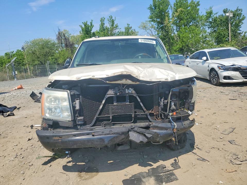 2004 Cadillac Escalade VIN 1GYEK63N14R208314 COPART salvage auction — FRONT END, Md - Cert Of Salvage > 75% Damage, sold $125 on 2026-07-30 (photo 5)