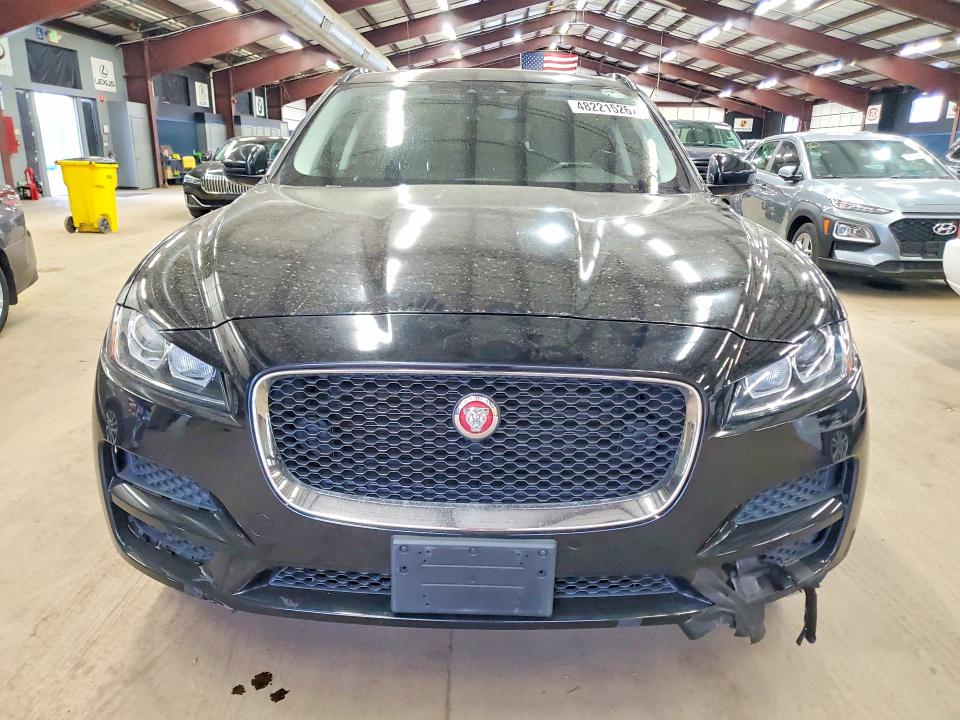 2017 Jaguar F-pace VIN SADCJ2BVXHA880147 COPART salvage auction — MINOR DENT/SCRATCHES, Ca - Certificate Of Title, sold $7,900 on 2026-07-24 (photo 5)
