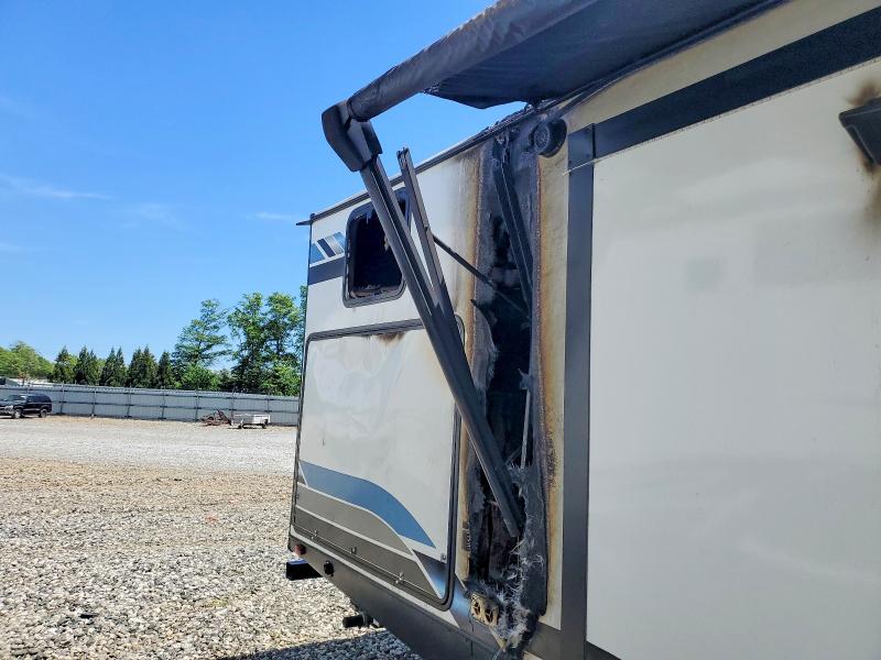 2023 Foresriver VIN 4X4TVBK27P4123915 COPART salvage auction — BURN, SC - CERT OF TITLE-SALVAGE FIRE, sold $350 on 2026-07-27 (photo 9)