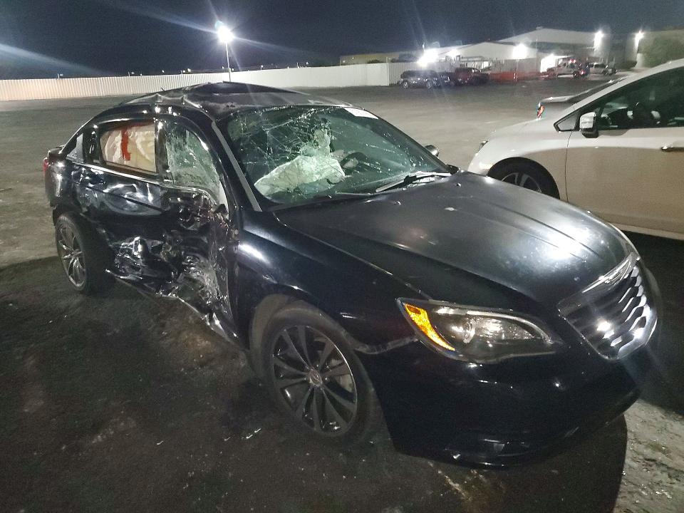 2012 Chrysler 200 VIN 1C3CCBBG1CN297687 COPART salvage auction — SIDE, Nv - Salvage Title, sold $125 on 2026-07-02 (photo 4)