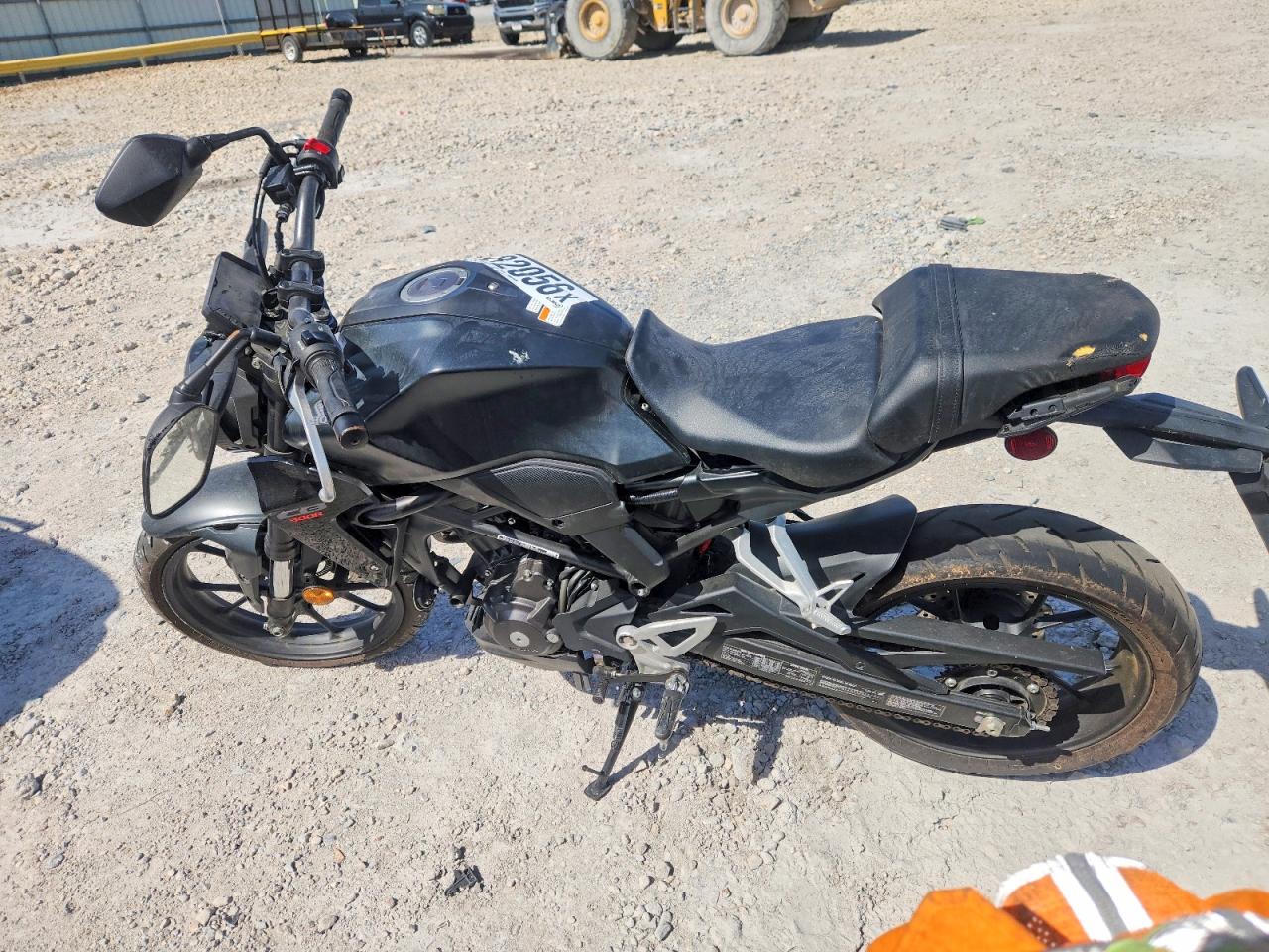 2024 Honda CBF300 VIN MLHNC5558R5400481 COPART salvage auction — Minor Dent/Scratches, MS - CERT OF TITLE-SALVAGED, sold $1,200 on 2026-07-09 (photo 3)