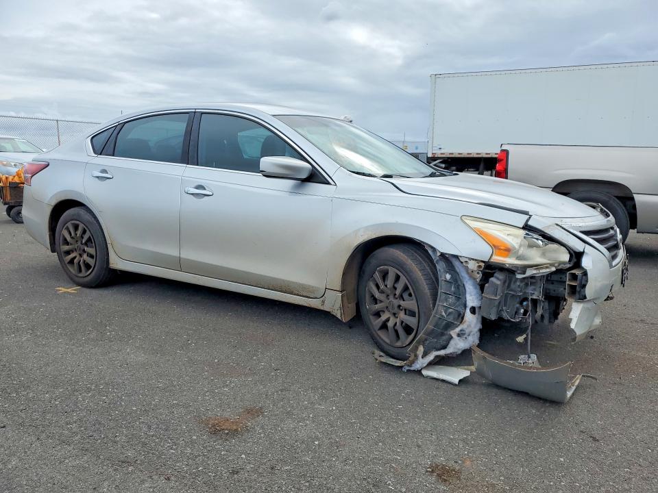 2015 Nissan Altima VIN 1N4AL3AP6FN331837 COPART salvage auction — FRONT END, Hi - Certificate Of Salvage, sold $150 on 2026-08-24 (photo 4)