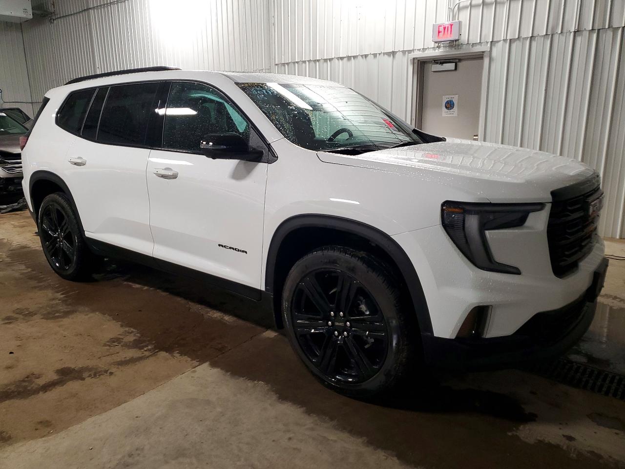 2025 GMC Acadia VIN 1GKENNRS2SJ214319 COPART salvage auction — Side, MN - CERT OF TITLE-SALVAGE, sold $21,700 on 2026-07-07 (photo 4)