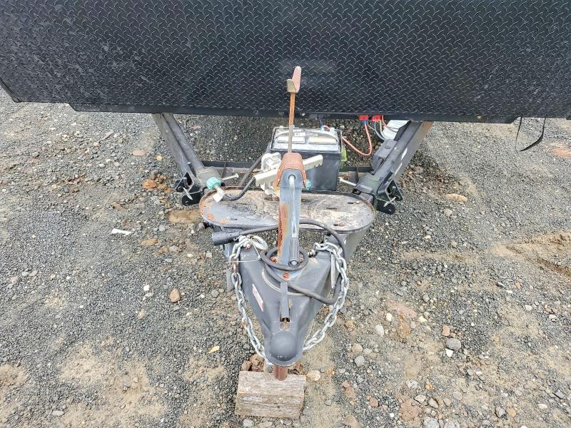 2018 Keystone rv . VIN 4YDT31R22J7246892 COPART salvage auction — WATER/FLOOD, TX - SALVAGE TITLE-FLOOD DAMAGE, sold $7,900 on 2026-07-09 (photo 7)