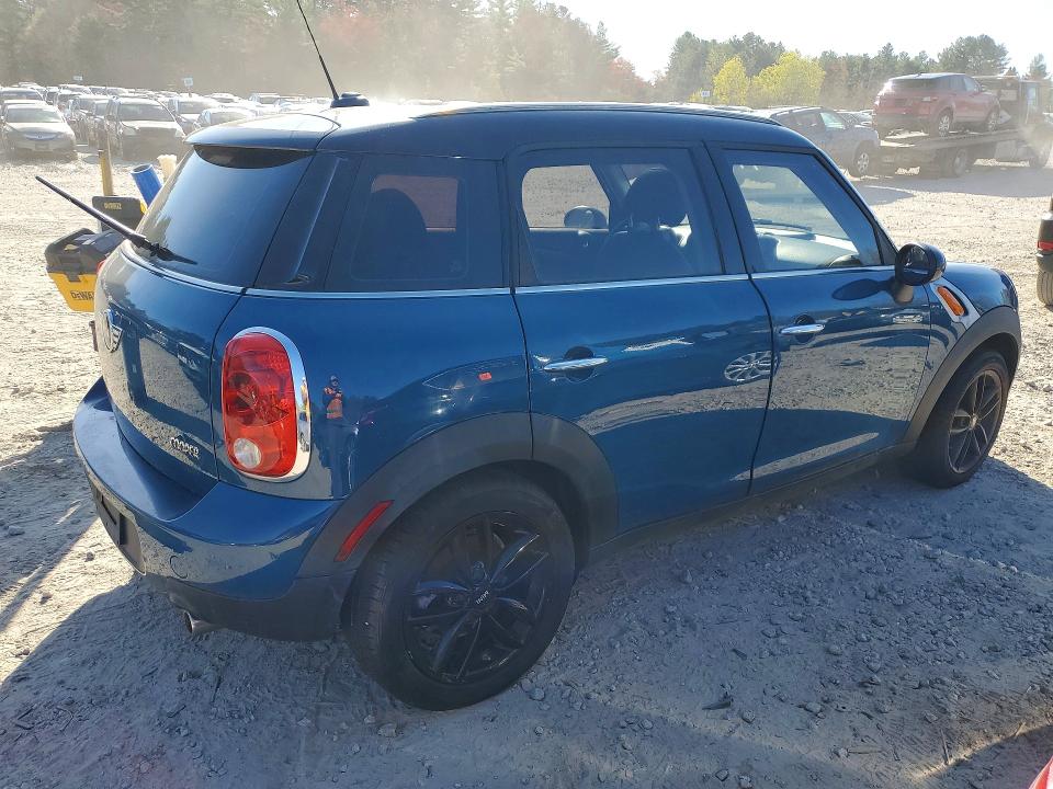 2012 Mini Cooper VIN WMWZB3C50CWM30619 COPART salvage auction — MINOR DENT/SCRATCHES, MA, sold $400 on 2026-07-09 (photo 3)