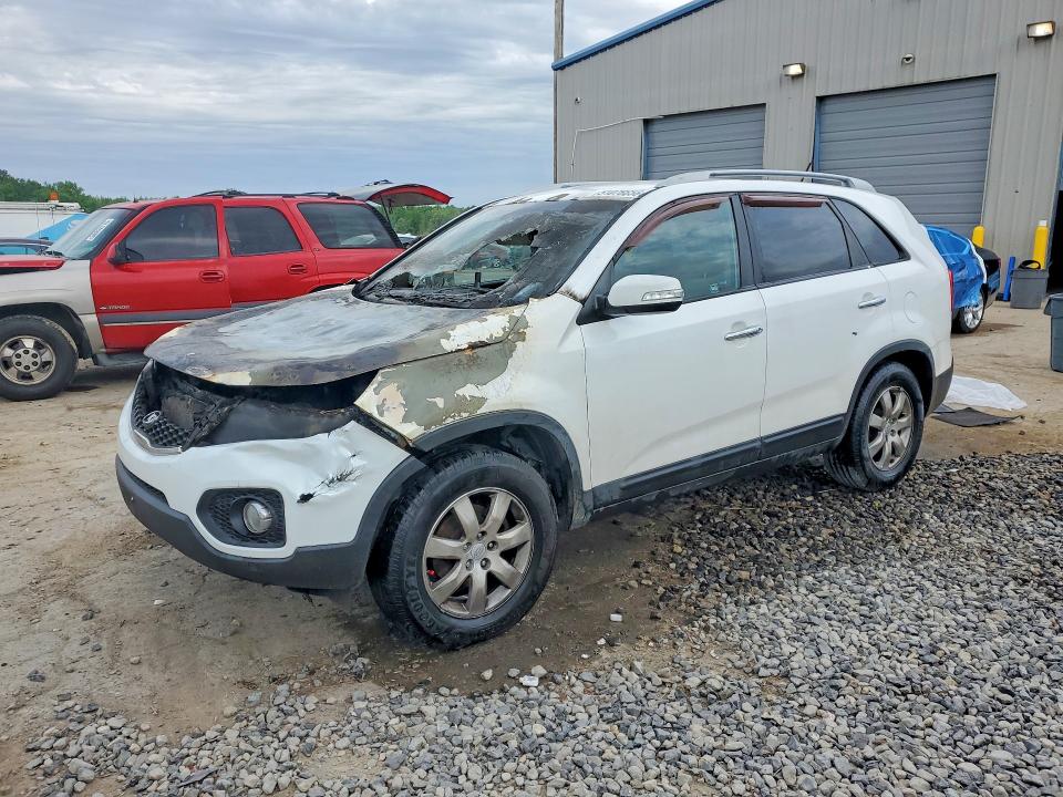 2011 Kia Sorento VIN 5XYKT3A11BG164203 — COPART salvage auction photo