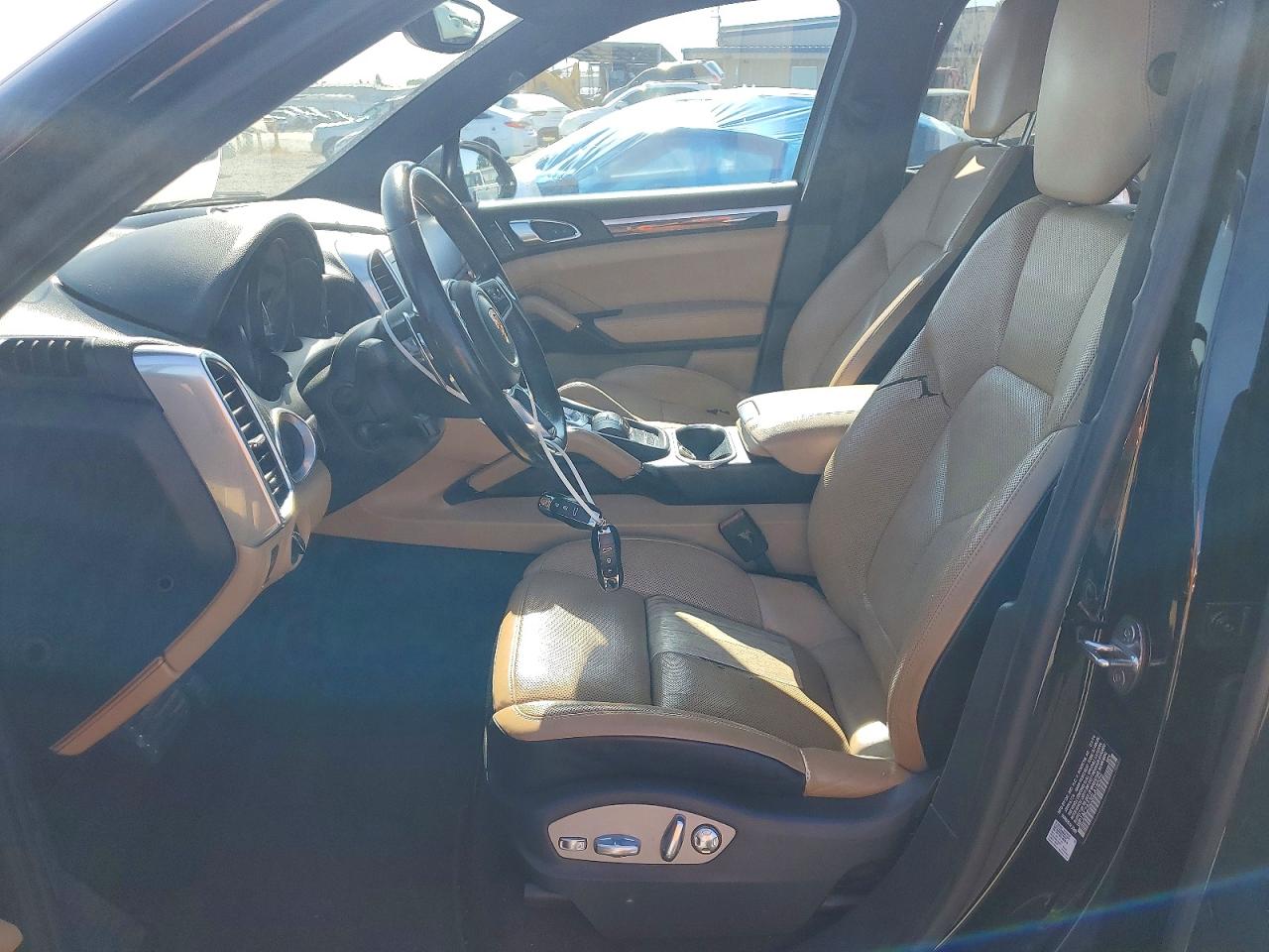 2016 Porsche Cayenne VIN WP1AE2A23GLA16525 COPART salvage auction — Front End, FL - DIS/DLR/EXP ONLY CLEAN TITLE, sold $6,400 on 2026-06-30 (photo 7)