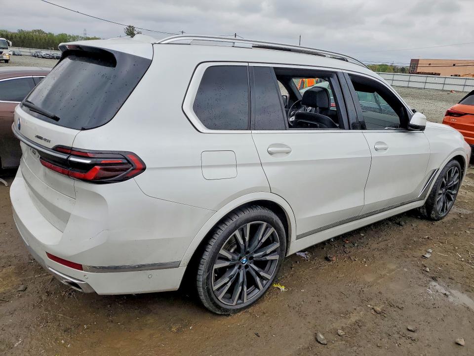 2023 BMW X7 VIN 5UX23EM06P9R58099 COPART salvage auction — REAR END, Salvage Title, sold $39,000 on 2026-08-26 (photo 3)