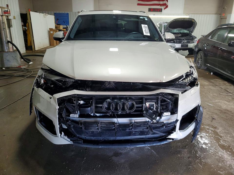 2023 Audi Q7 VIN WA1VXBF76PD024270 COPART salvage auction — FRONT END, Il - Salvage Certificate, sold $24,200 on 2026-07-07 (photo 5)