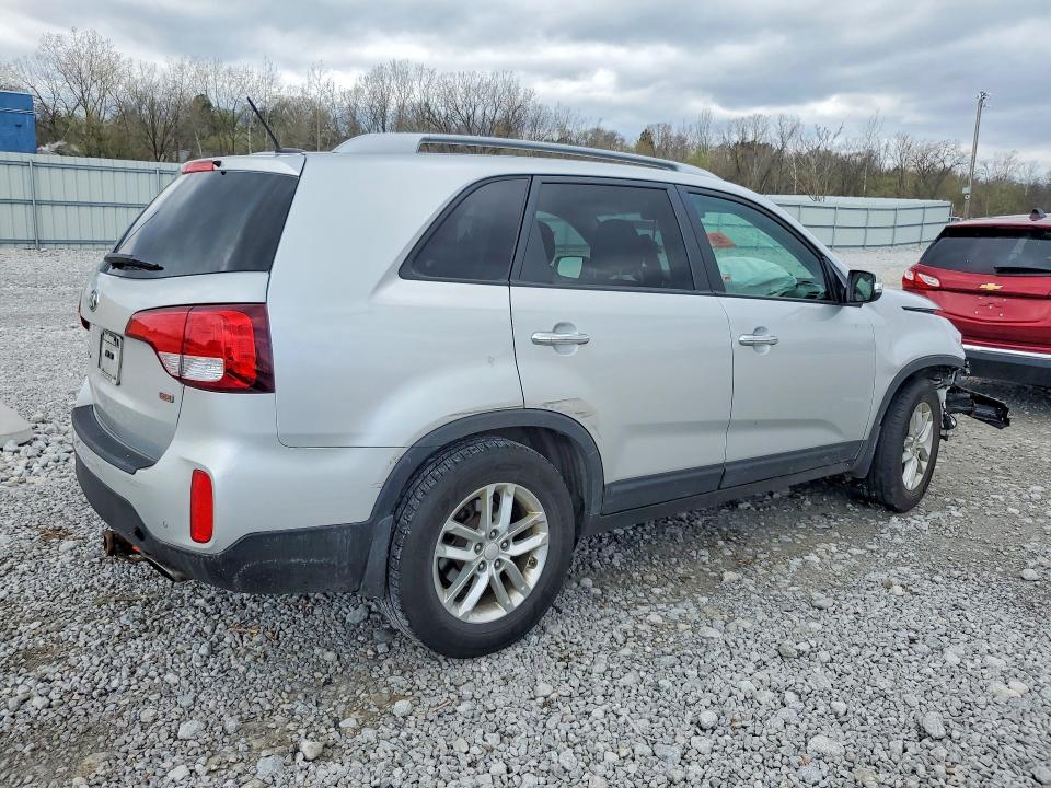 2014 Kia Sorento VIN 5XYKT4A68EG521933 COPART salvage auction — FRONT END, Salvage Title, sold $450 on 2026-07-10 (photo 3)