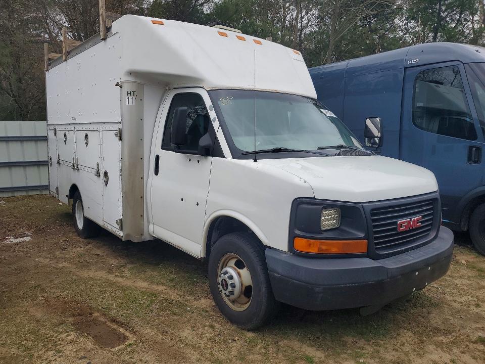 2004 Gmc Savana VIN 1GDJG31U241199552 COPART salvage auction — SIDE, RI - SALVAGE CERTIFICATE OF TITLE, sold $100 on 2026-07-09 (photo 4)