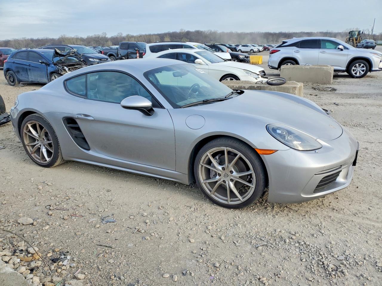 2019 Porsche Cayman VIN WP0AA2A81KS260996 COPART salvage auction — Minor Dent/Scratches, MO - CERTIFICATE OF TITLE (P), sold $26,250 on 2026-07-03 (photo 4)