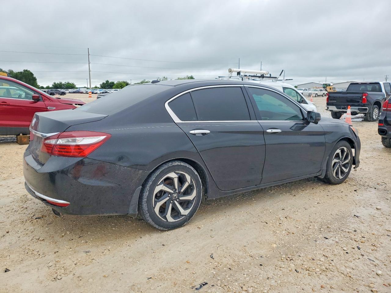 2016 Honda Acc S Ex VIN 1HGCR2F08GA133620 COPART salvage auction — Side, TX - SALVAGE VEHICLE TITLE (P), sold $2,300 on 2026-07-09 (photo 3)