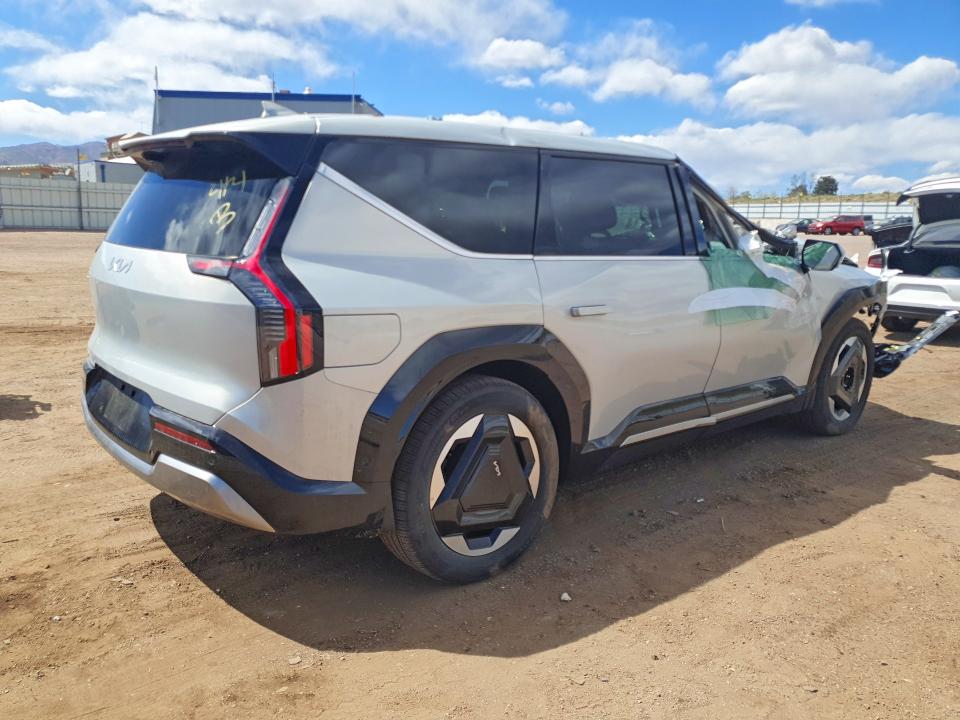 2026 Kia Ev9 VIN 5XYADFS53TG005020 COPART salvage auction — ROOF, CO, sold $6,800 on 2026-07-20 (photo 3)