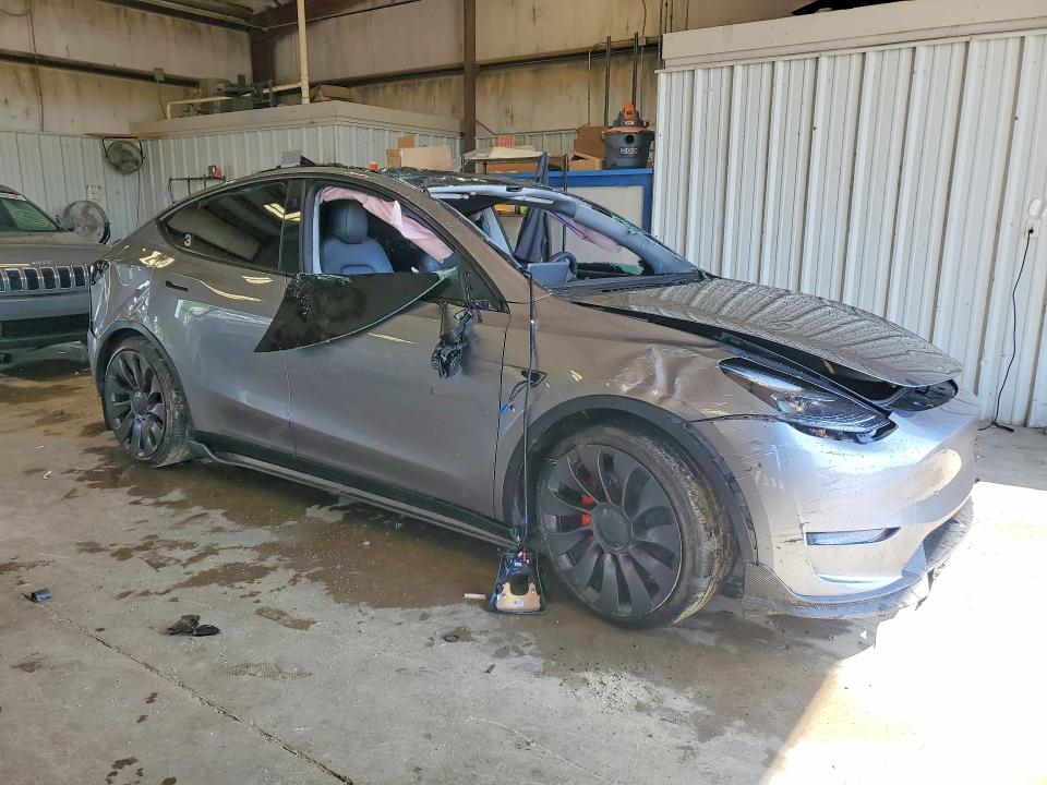 2025 Tesla Model y VIN 7SAYGDEF5SA357262 COPART salvage auction — ROOF, Ar - Cert Of Title-Salvage, sold $6,200 on 2026-07-08 (photo 4)