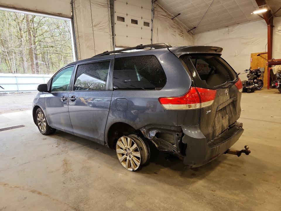 2014 Toyota Sienna VIN 5TDJK3DC4ES090925 COPART salvage auction — REAR END, Id - Salvage Certificate Of Title, sold $3,150 on 2026-07-13 (photo 2)