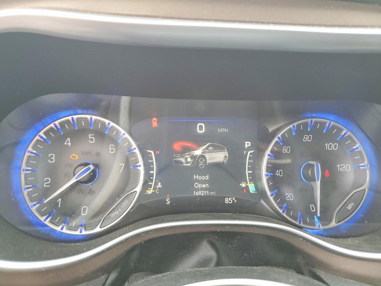 2018 Chrysler Pacifica VIN 2C4RC1EG7JR115261 COPART salvage auction — Rear End, TN - SALVAGE CERTIFICATE, sold $2,900 on 2026-06-23 (photo 9)