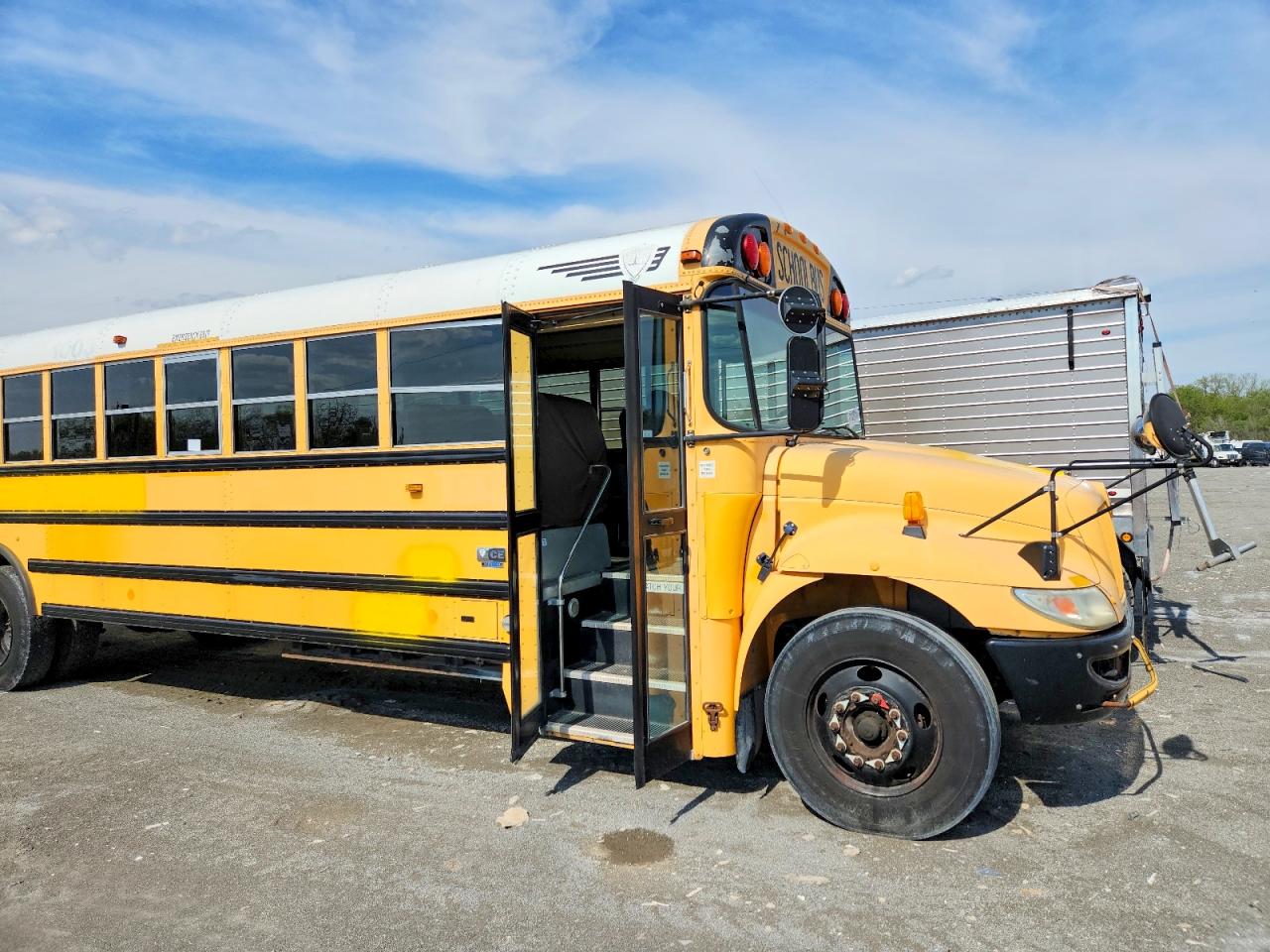 2010 Ic corporation Ce series school VIN 4DRBUAAP8AB229073 COPART salvage auction — Normal Wear, IL - CERTIFICATE OF TITLE, sold $2,000 on 2026-09-04 (photo 9)