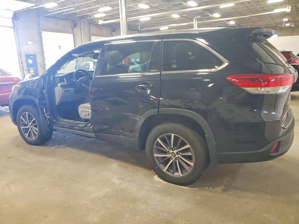 2019 Toyota VIN 5TDJGRFH8KS068273 COPART salvage auction — SIDE, Mn - Cert Of Title-Salvage, sold $7,500 on 2026-07-07 (photo 2)
