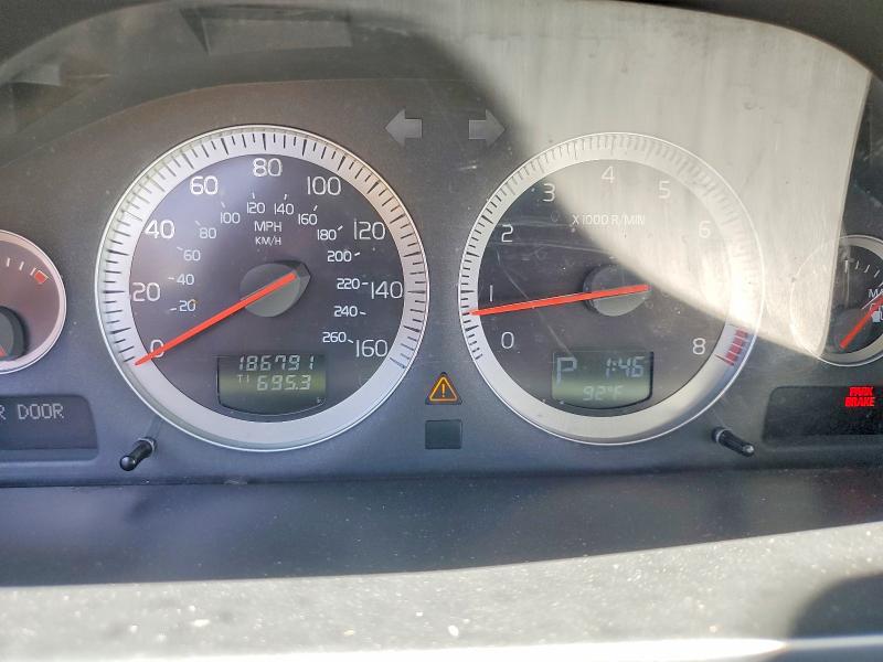 2013 Volvo Xc90 VIN YV4952CZ7D1639486 COPART salvage auction — REAR END, Co - Public - Salvage Title, sold $650 on 2026-08-06 (photo 9)